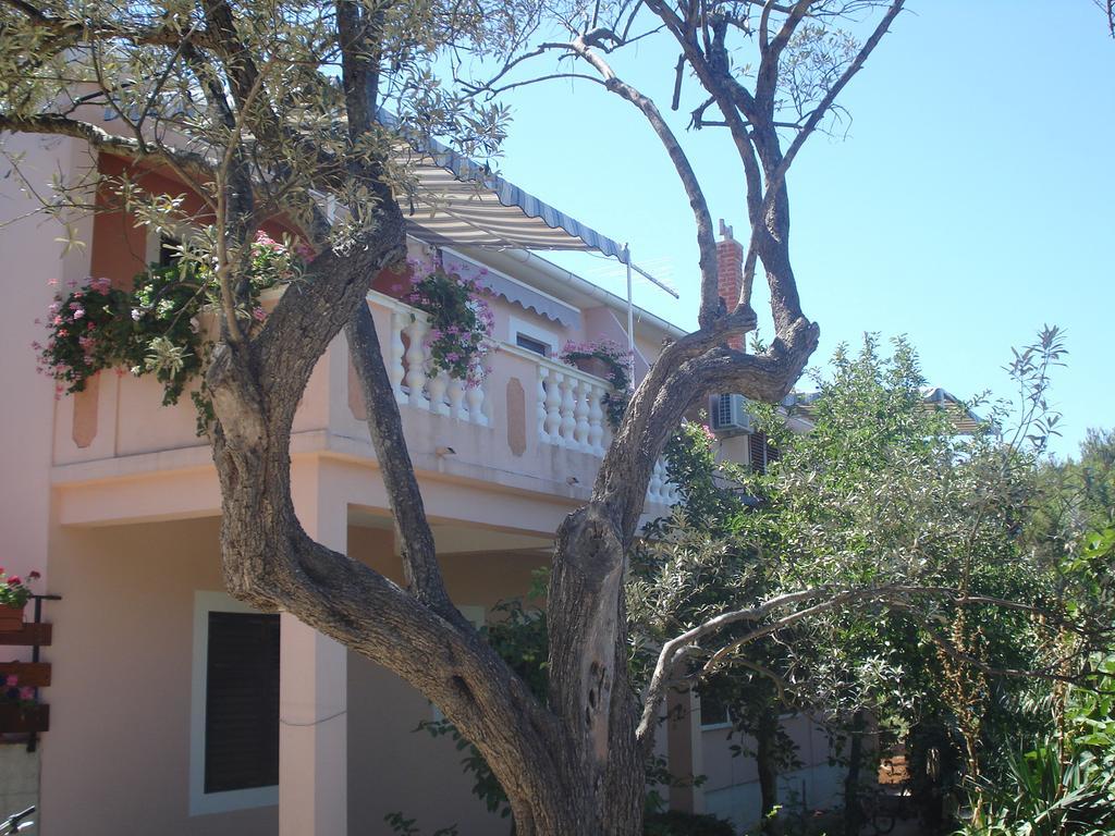 Apartments Vidakovic Ugljan Exterior photo
